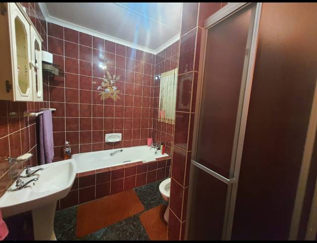 3 BEDROOM HOUSE FOR SALE IN VANDERBIJLPARK SE 6